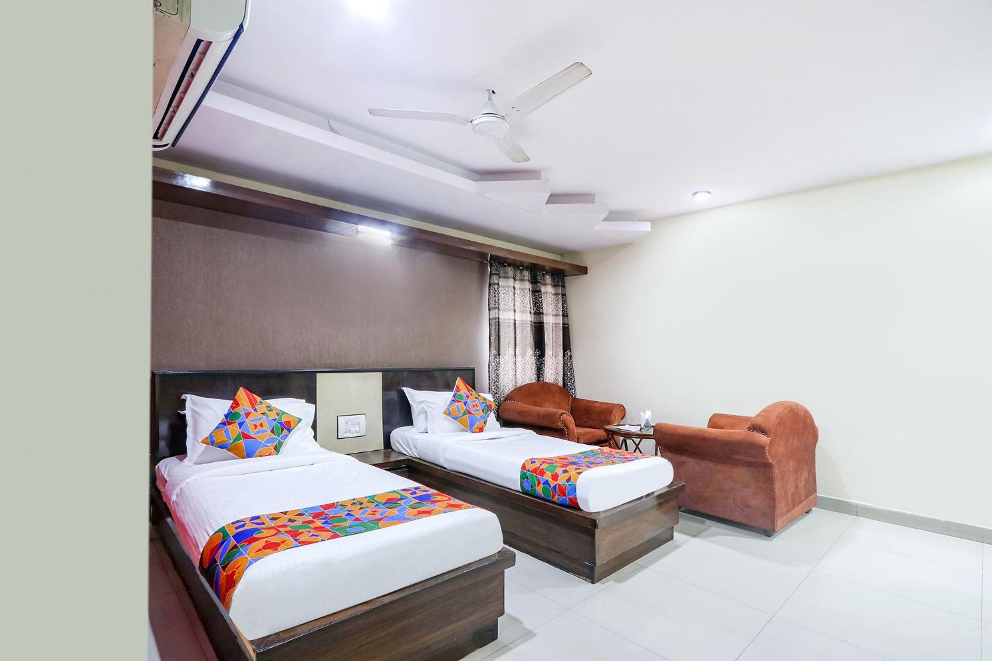 Fabhotel Royal Residency II - Nr Lakdikapul Metro Station Hyderabad Exterior photo