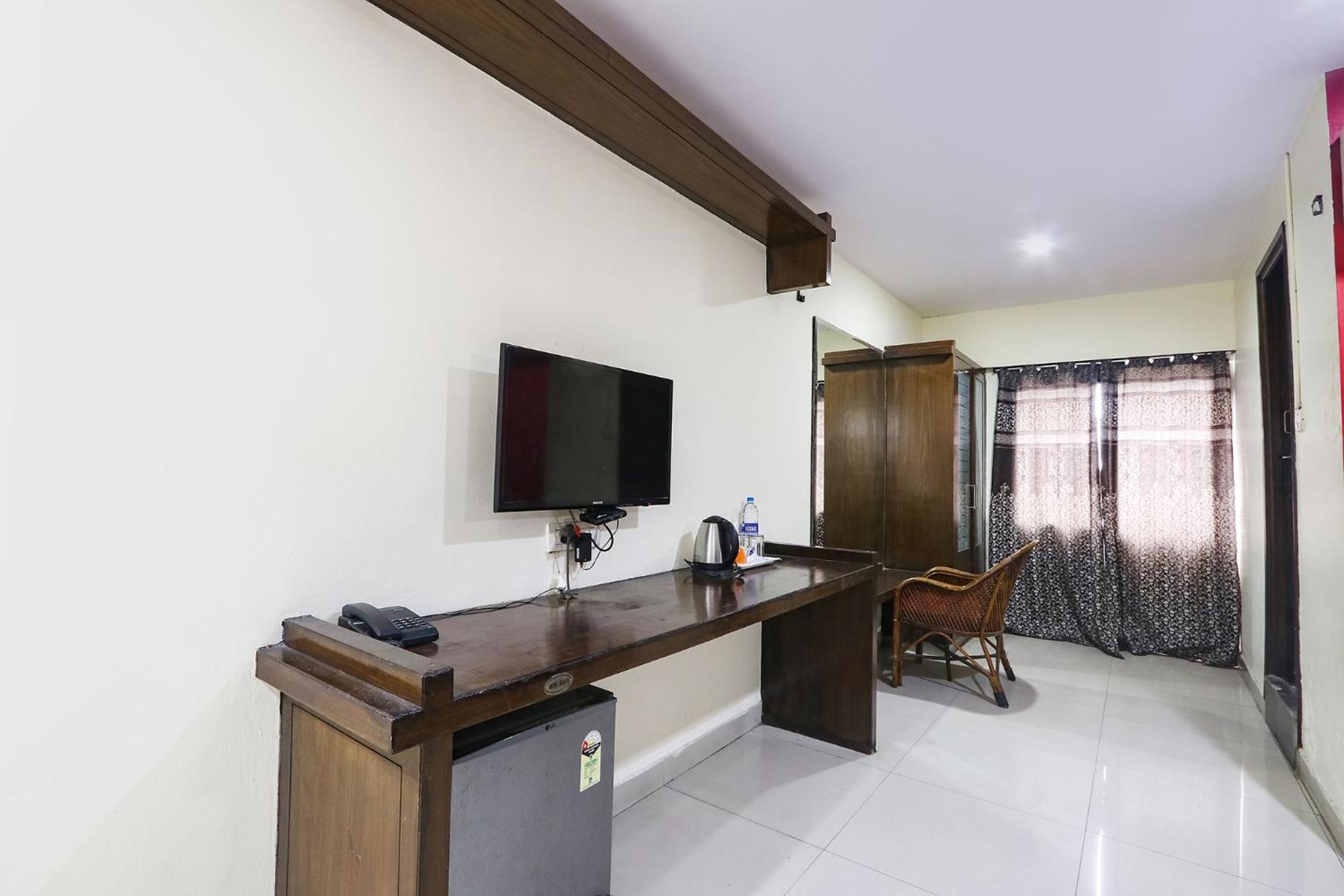 Fabhotel Royal Residency II - Nr Lakdikapul Metro Station Hyderabad Exterior photo