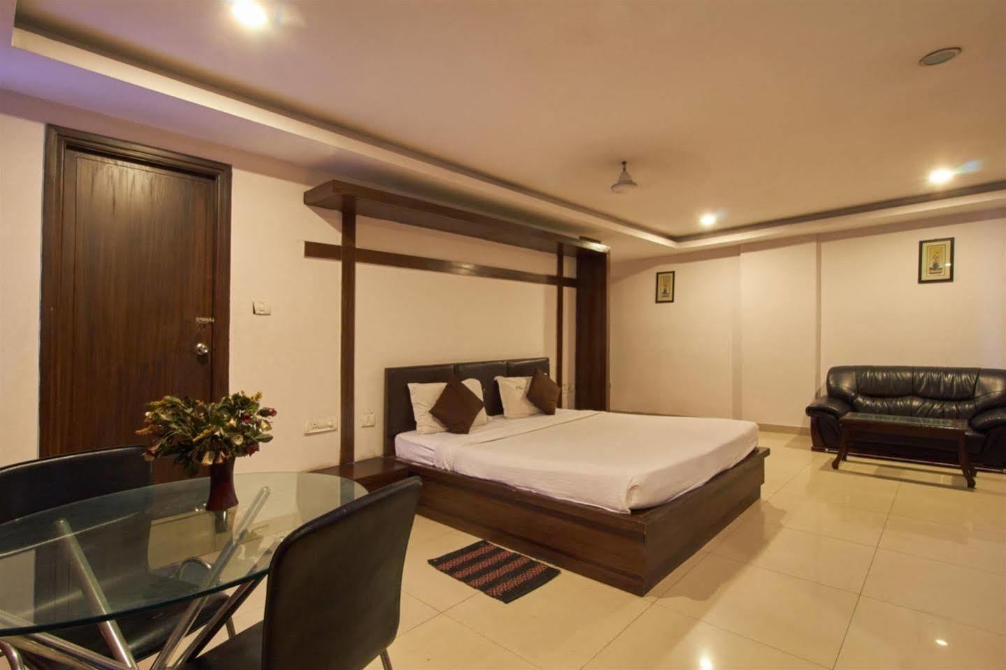 Fabhotel Royal Residency II - Nr Lakdikapul Metro Station Hyderabad Exterior photo