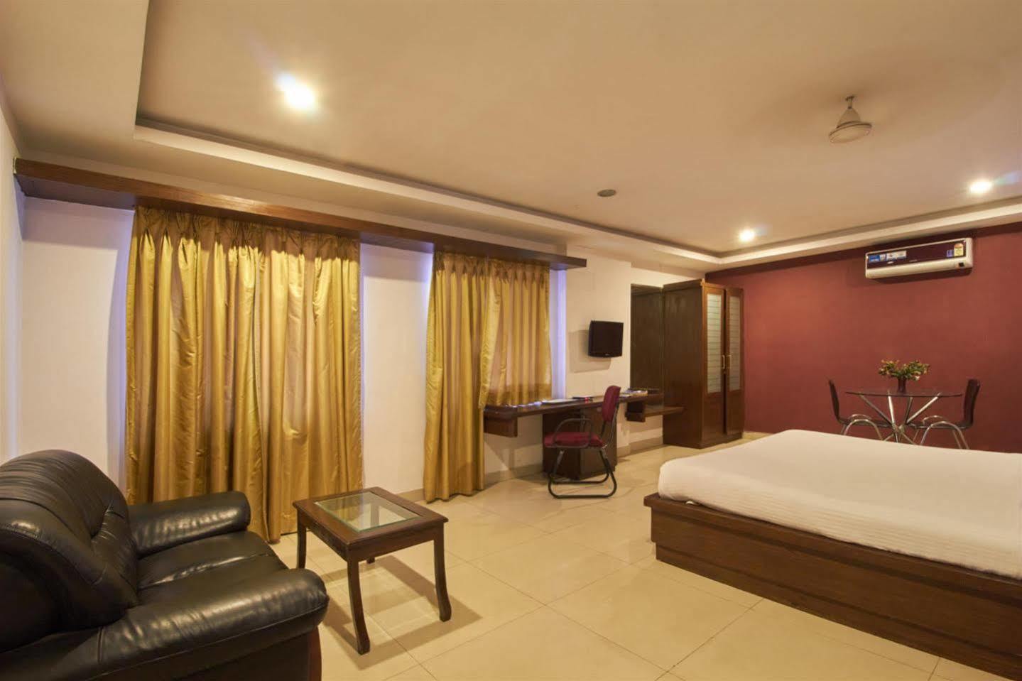 Fabhotel Royal Residency II - Nr Lakdikapul Metro Station Hyderabad Exterior photo